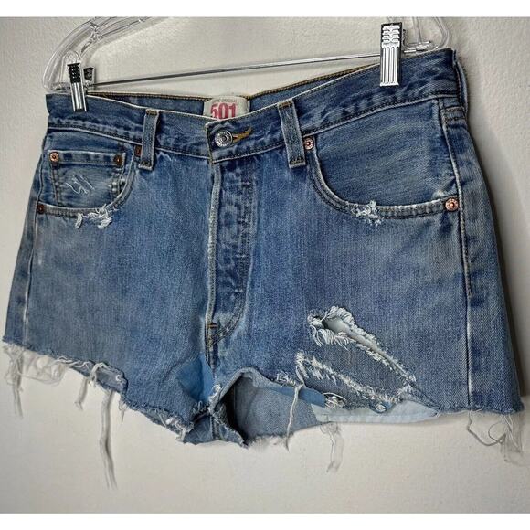 Levis 501 Medium Blue Wash Button Fly Distressed Raw Hem Shorts 34 - Picture 1 of 16
